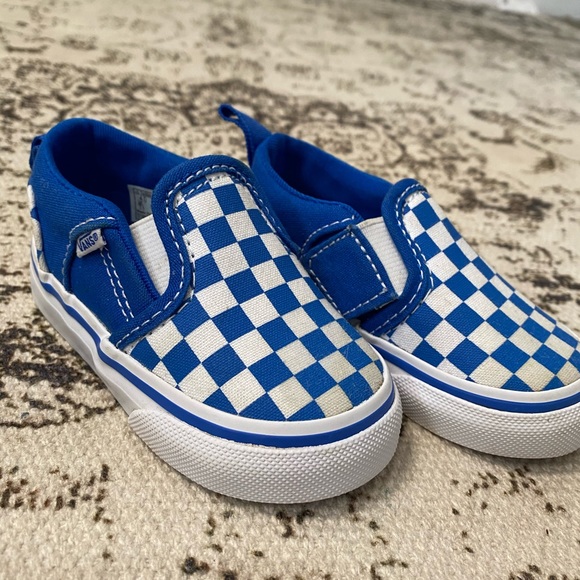 check vans size 4